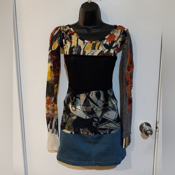 Save The Queen top - Picture 2 of 10